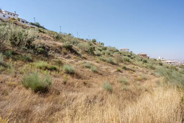 Parcela en venta en Altos de la Zubia — 15