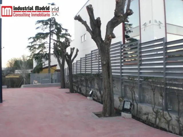 EDIFICIO DE OFICINAS EN ALQUILER Y VENTA EN ARGANDA DEL REY — 23