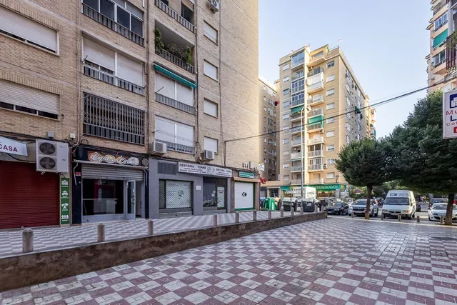 OPORTUNIDAD!! LOCAL EN AVENIDA AMERICA — 16