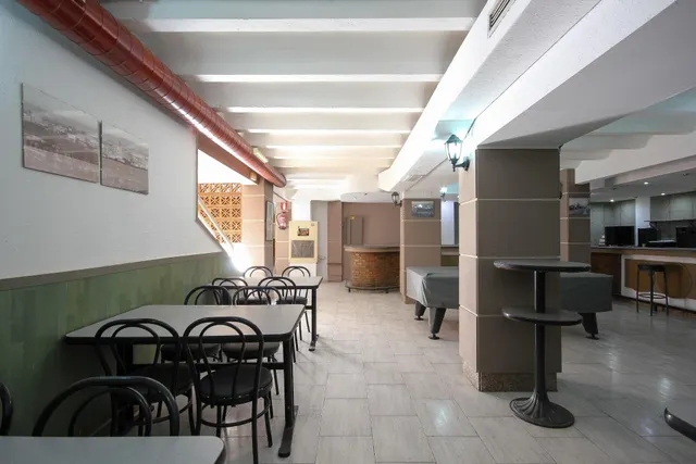AMPLIO LOCAL EN ST ANDREU DE LA BARCA — 8