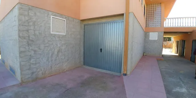SE VENDE CHALET CON PARCELA DE 2450 M2 Y PISCINA PROPIA EN POLOP! SEVENDGROUP.COM! — 28