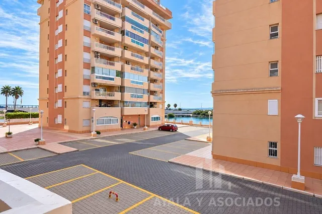 Apartamento en venta con terraza, piscina comunitaria y plaza de garaje, en la manga del mar menor, zona del estacio — 8