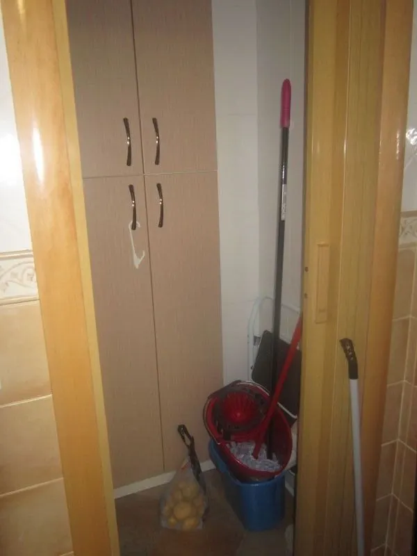 SE VENDE CHALET ADOSADO SEMINUEVO, 4 HAB., GARAJE DOBLE ,PATIO. PARA ENTRAR A VIVIR — 28