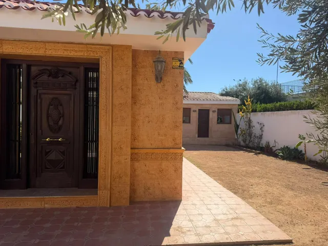 CHALET INDEPENDIENTE CON GRAN PARCELA, PISCINA PRIVADA Y VIVIENDA DE INVITADOS EN UNA DE LAS MEJORES ZONAS DE TORREVIEJA — 6