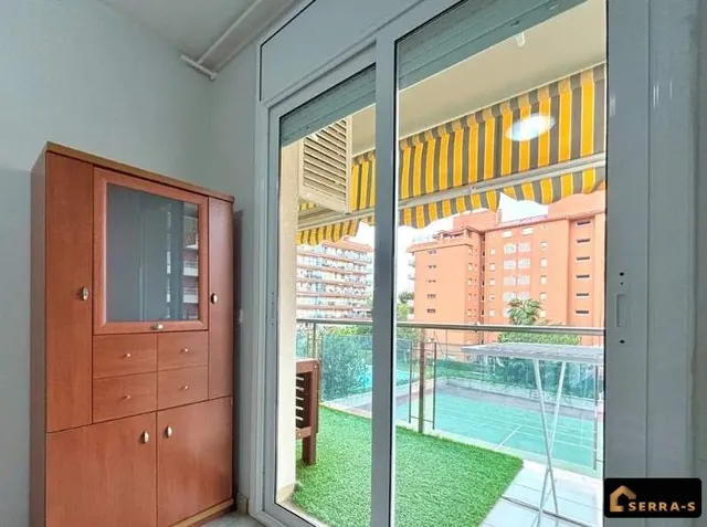 Apartamento con terraza, piscina y licencia turística a 300 metros de la playa en Santa Susanna — 14
