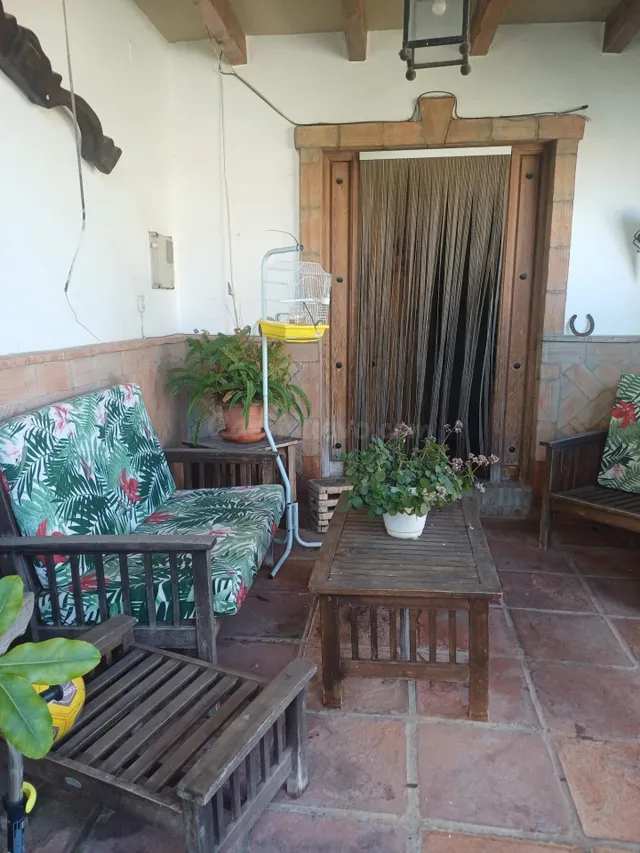 Acogedor Chalet en Algeciras con Piscina y Amplio Jardín — 6