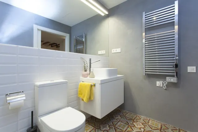 Piso en venta calle Banys Nous — 24