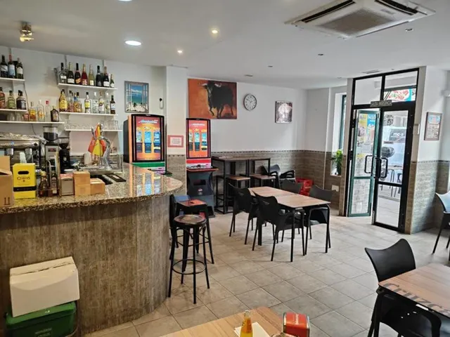 SE VENDE LOCAL DE RESTAURACIÓN EN PLENO FUNCIONAMIENTO EN ES - foto 5