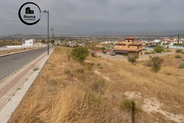 Terreno urbano de 750 m2 en Altos de La Zubia. Parcela 17, manzana M — 14