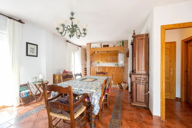 FINCA URBANA ÚNICA CON DOS VIVIENDAS EN GÜÉJAR SIERRA - foto 2