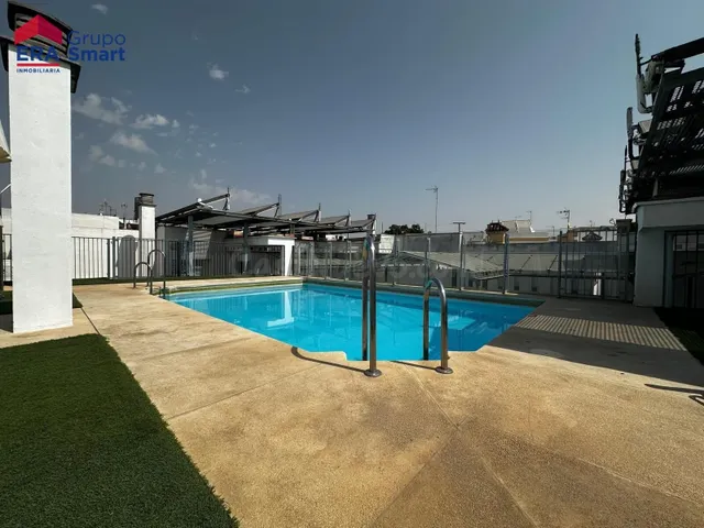 VIVIR EN EL CORAZÓN DE TRIANA, CON PISCINA Y TODAS LAS COMOD