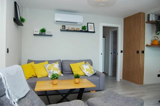 PISO EN VENTA EN FUENGIROLA, FRENTE AL PUERTO DEPORTIVO — 6