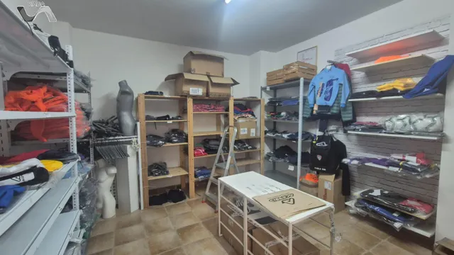 Local comercial 150m² en alquiler - CENTRO — 7