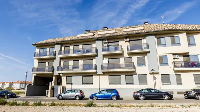 Piso en venta con gran terraza de 68 m2, garaje y trastero | La Muela, Zaragoza — 32