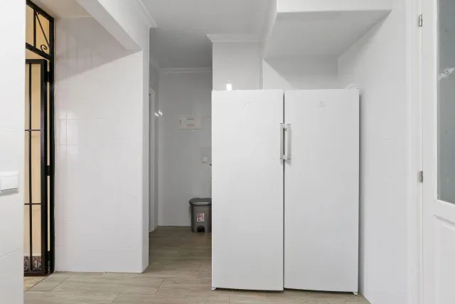 BONITA CASA ADOSADA EN ORIHULA COSTA:3 HAB, 1 BAÑO, 1 ASEO — 10