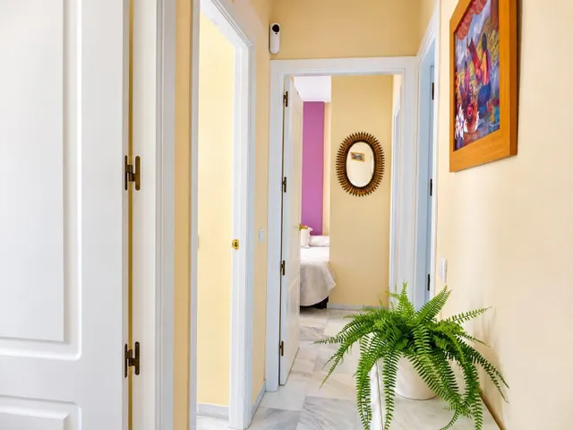 LUMINOSO PISO DE TRES DORMITORIOS Y DOS BAÑOS EN LA LAGUNA — 12