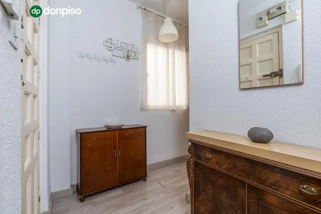 PISO JUNTO CAMINO DE RONDA — 27