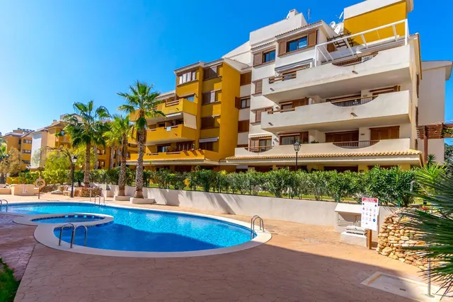 Apartamento  en Tercera planta vistas abiertas en Punta Prima — 25