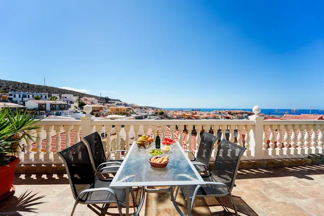 Elegante villa de 4 dormitorios en Arguineguín | Vistas panorámicas al mar, gran parcela y un potencial excepcional! — 6