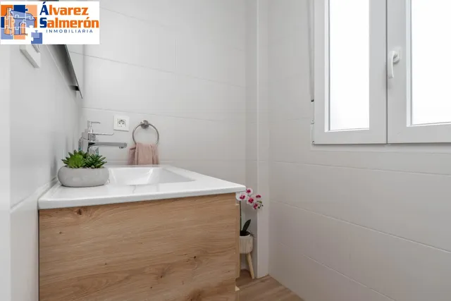 Encantadora Casa Reformada en Ogijares con Vistas y Espacios para Disfrutar — 15