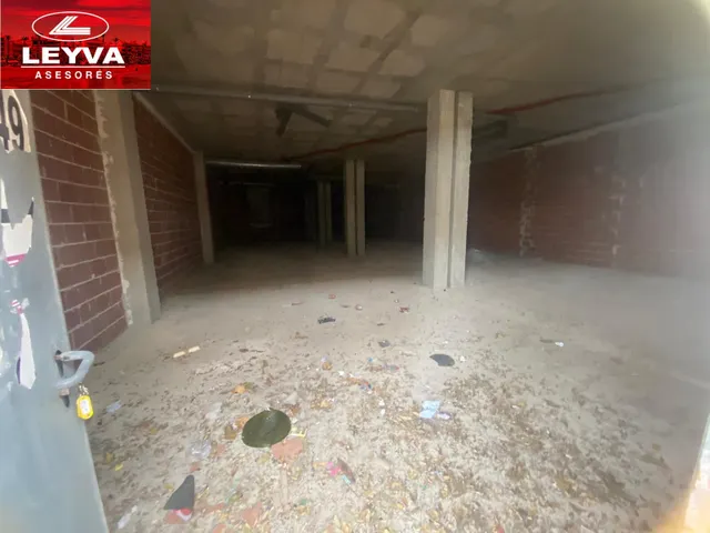 LOCAL COMERCIAL EN VENTA — 24