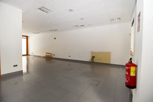 Urbis te ofrece un local en alquiler en zona Centro, Salamanca. — 9
