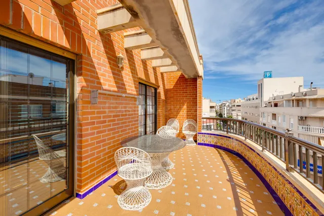 ¡ ALQUILER LARGA TEMPORADA! ATICO DUPLEX DE 250M2 EN EL CENT - foto 2