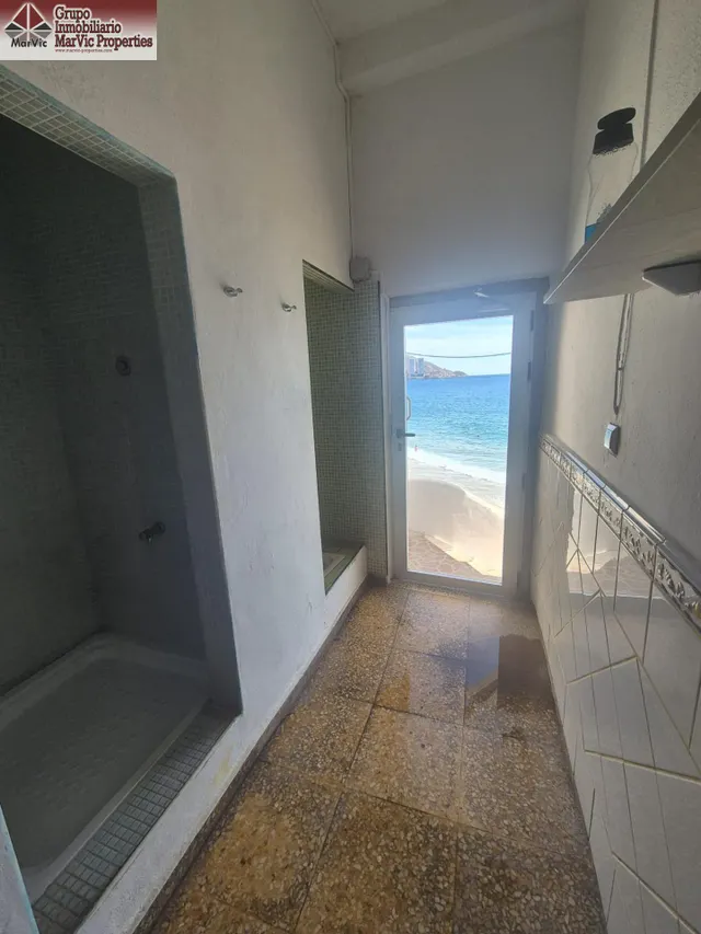 Primerísima línea de la playa de levante, Benidorm! — 34