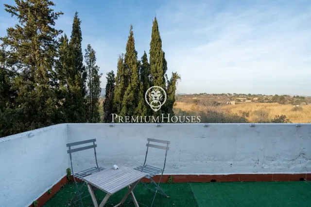 Masía de piedra con jardín en Valls — 27