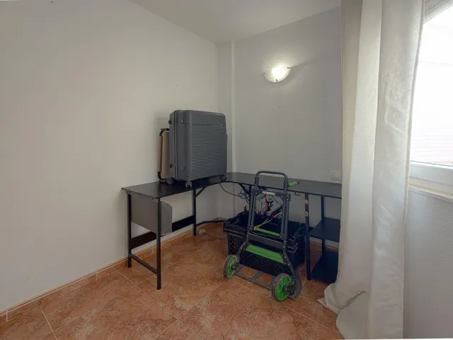 Centro! Interesante ático semireformado, con gran terraza e increíbles vistas panorámicas + 2 piscinas comunitarias — 26