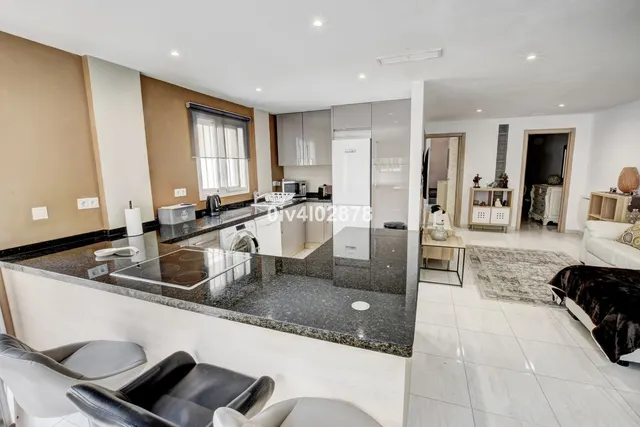Adosado 6 habitaciones 242m² en venta - Centro — 41