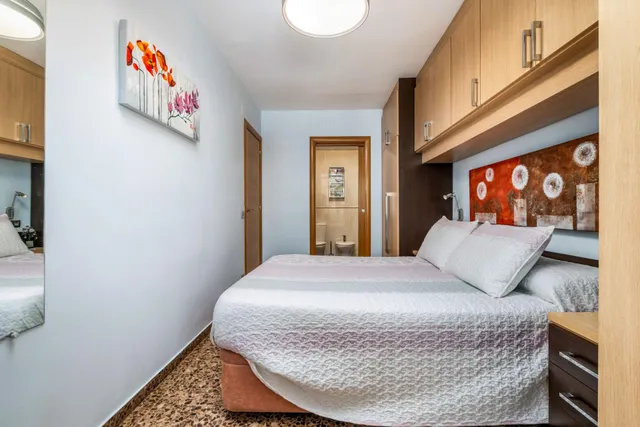 Dúplex  con 3 dormitorios mas buhardilla, 2 baños, balcón, vistas panoramicas. — 12