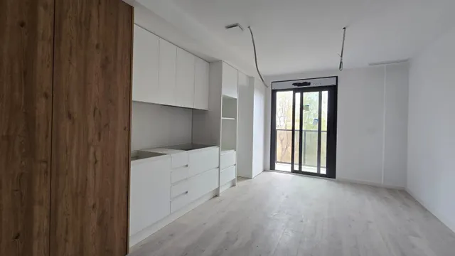 VIVIENDA CON PISCINA Y GARAJE — 8