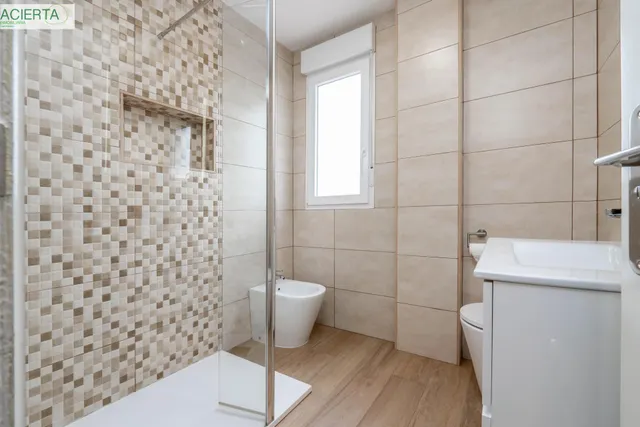 Encantadora Casa Reformada en Ogijares con Vistas y Espacios para Disfrutar — 31