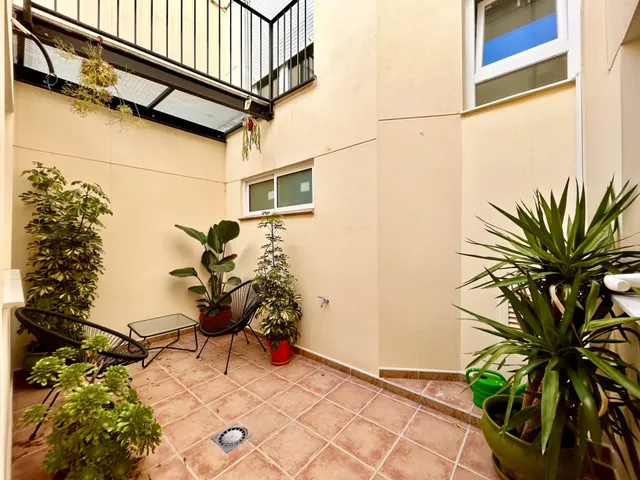 Planta baja 1 habitación 84m² en venta - Altozano — 50