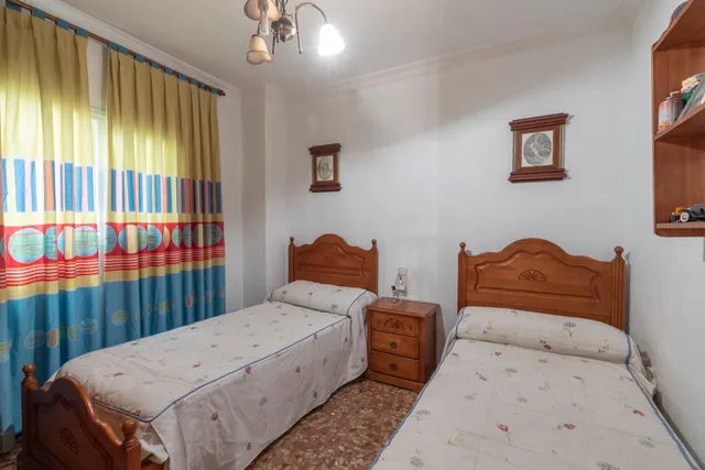 Amplio Adosado en el Corazón de Alcalá la Real con Vistas al Castillo — 30