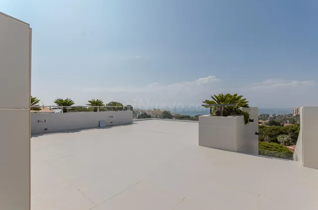 VILLA CON PISCINA PRIVADA — 2