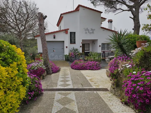 Chalet en Maçanet de la Selva: Tu Refugio de Tranquilidad - foto 2