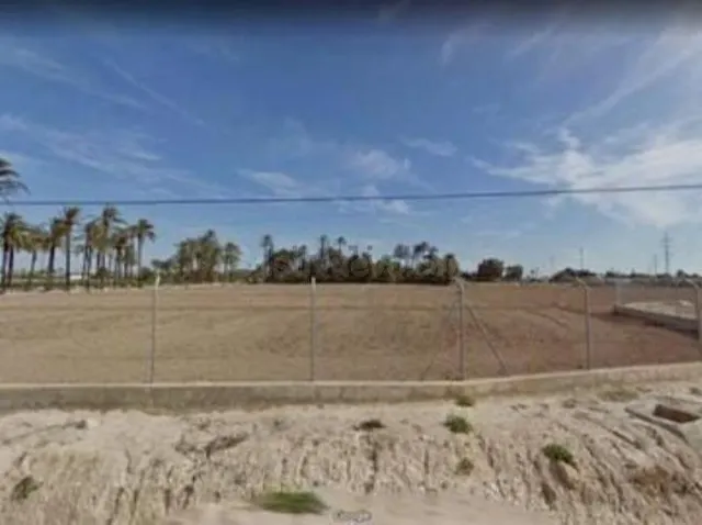 TERRENO DE 32.000 METROS RÚSTICO URBANIZABLE EN LA ALCUDIA