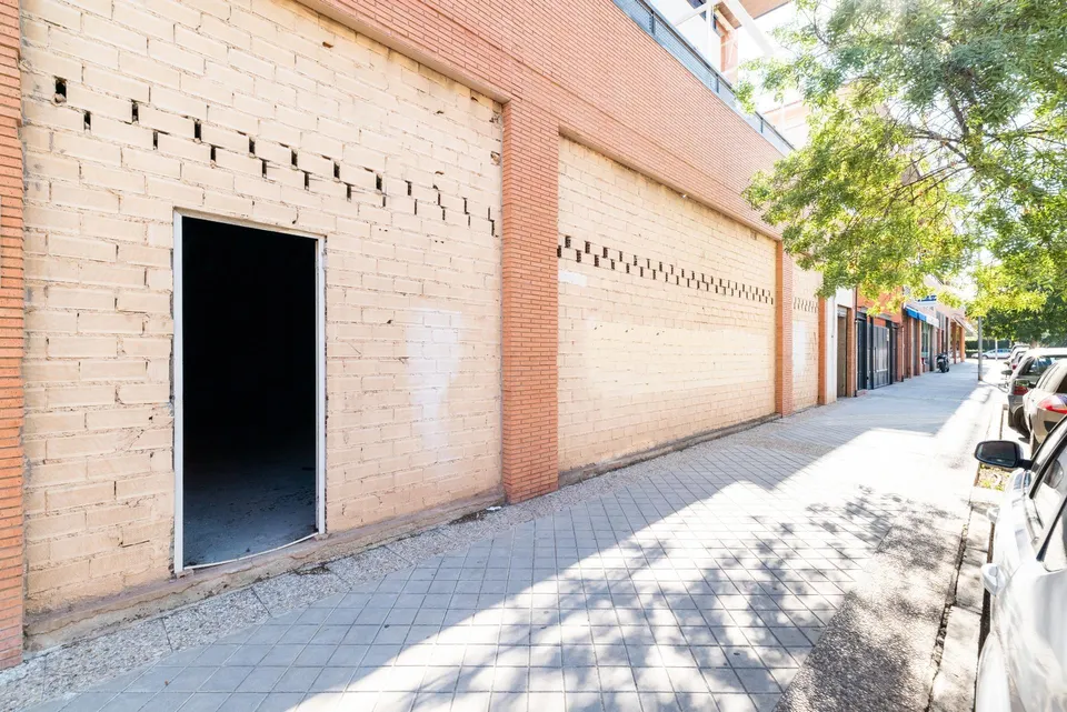 ¡Oportunidad única en el corazón del Zaidín, Granada!