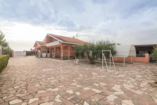 Chalet sito en Valverde con 6 habitaciones, 3 baños, piscina y garaje — 13