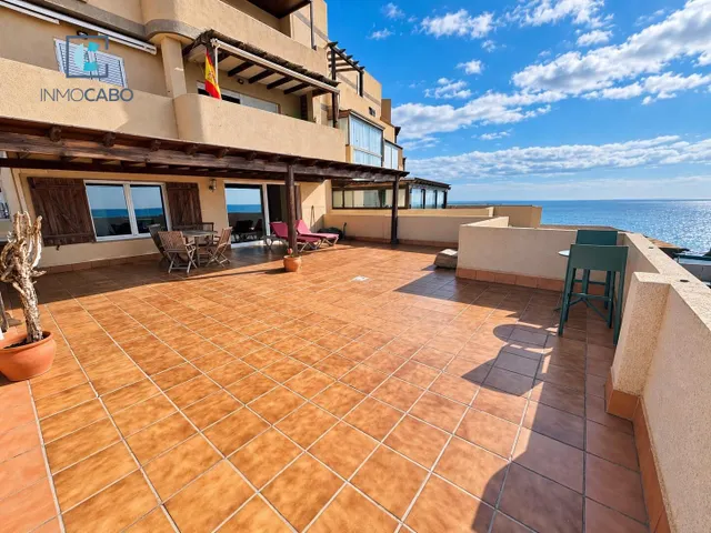VIVIENDA CON TERRAZA, VISTAS AL MAR Y GARAJE EN LAS ROCALLAS — 7