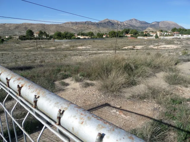 OPORTUNIDAD SOLAR URBANO IDONEO PARA construcción DE CHALETS MUY PROXIMO A ALICANTE — 17
