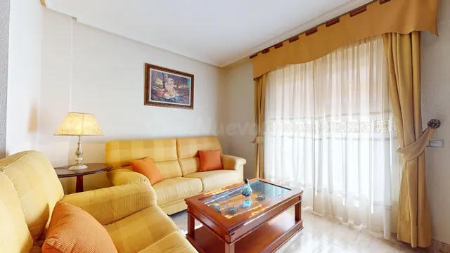 Amplia vivienda con bajo de 100m2 en Pilar de la Horadada — 2