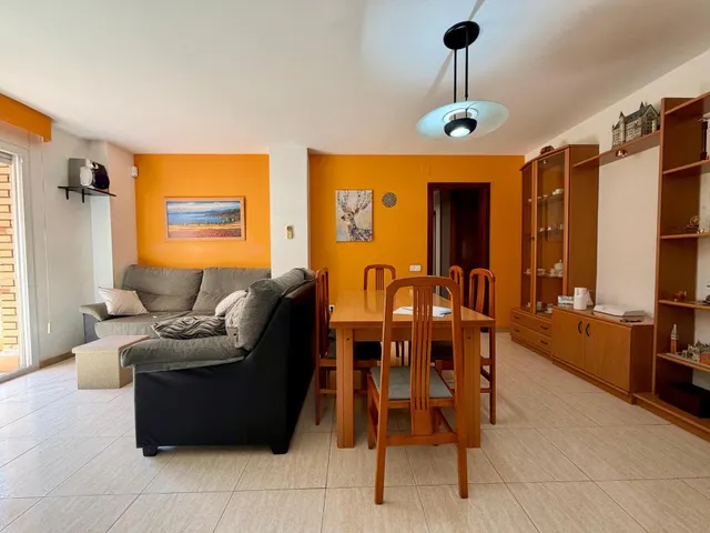 Excelente piso de 4 habitaciones con terraza, plaza de garaje y trastero en Roc Blanc (Terrassa) — 13