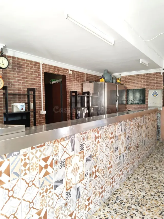 Villa con piscina, 2 naves y licencia para eventos en Urbani - foto 5