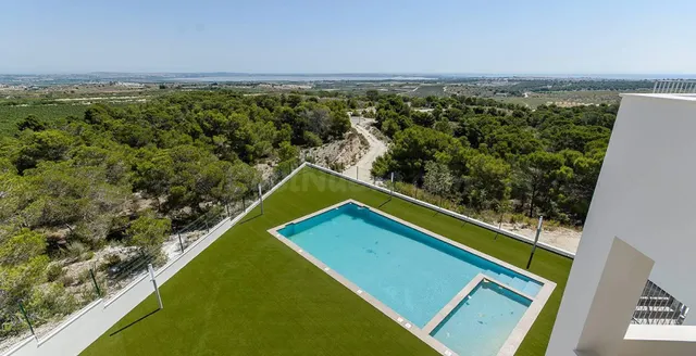 Gran Bungalow con increíble vista en San Miguel De Salinas - foto 2