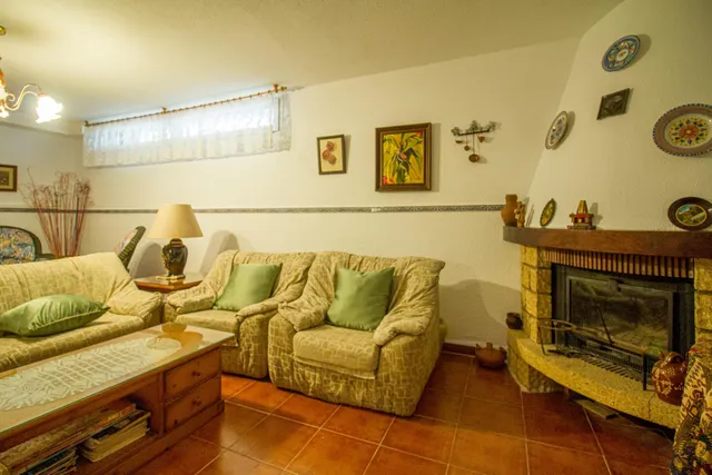 CHALET INDEPENDIENTE JUNTO AL VIEJO VIVERO EN BADAJOZ — 34