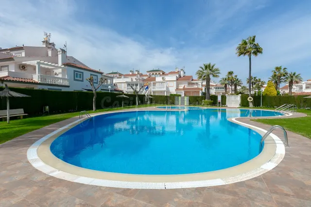 APARTAMENTO DE 3 DORMITORIOS 2 BAÑOS EN LA URBANIZACION ZENI
