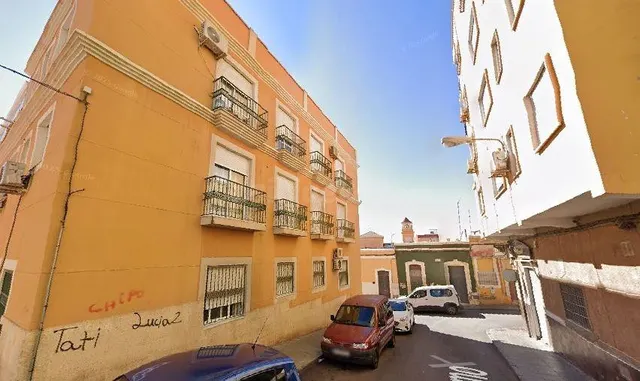 SE VENDE piso OKUPA en C FRAGATA 2 de Almería